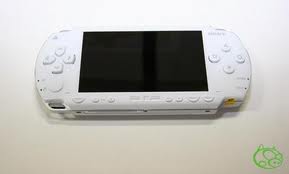 psp 1004 con 1 tarjeta 2gb y un juego